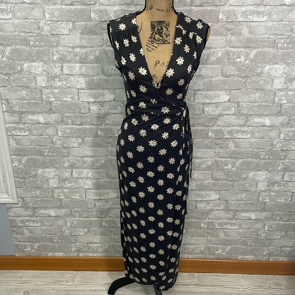 Urban Outfitters Dresses & Skirts - Urban Outfitters Zina Wrap Midi Dress